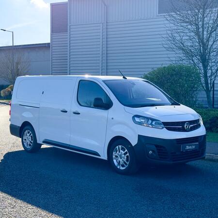 VAUXHALL VIVARO 2.0 Turbo D 3100 Dynamic