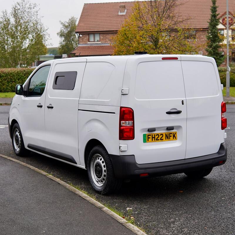 VAUXHALL VIVARO