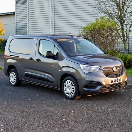 VAUXHALL COMBO 1.5 Turbo D 2300 Sportive